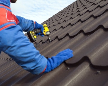 <p style="font-family: 'Poppins', sans-serif; font-weight: 700; font-size:24px;">ROOF INSTALLATION </p>